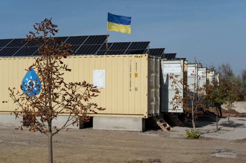 Niemiecka firma instaluje na Ukrainie instalację odsalania wody morskiej zasilaną fotowoltaiką